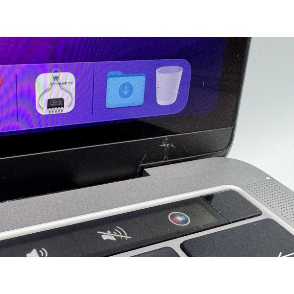 OUTLET Apple Macbook Pro 13" (2020, Core i5 - 256 GB - 8 GB Ram) (AÇIKLAMAYI OKUYUN)